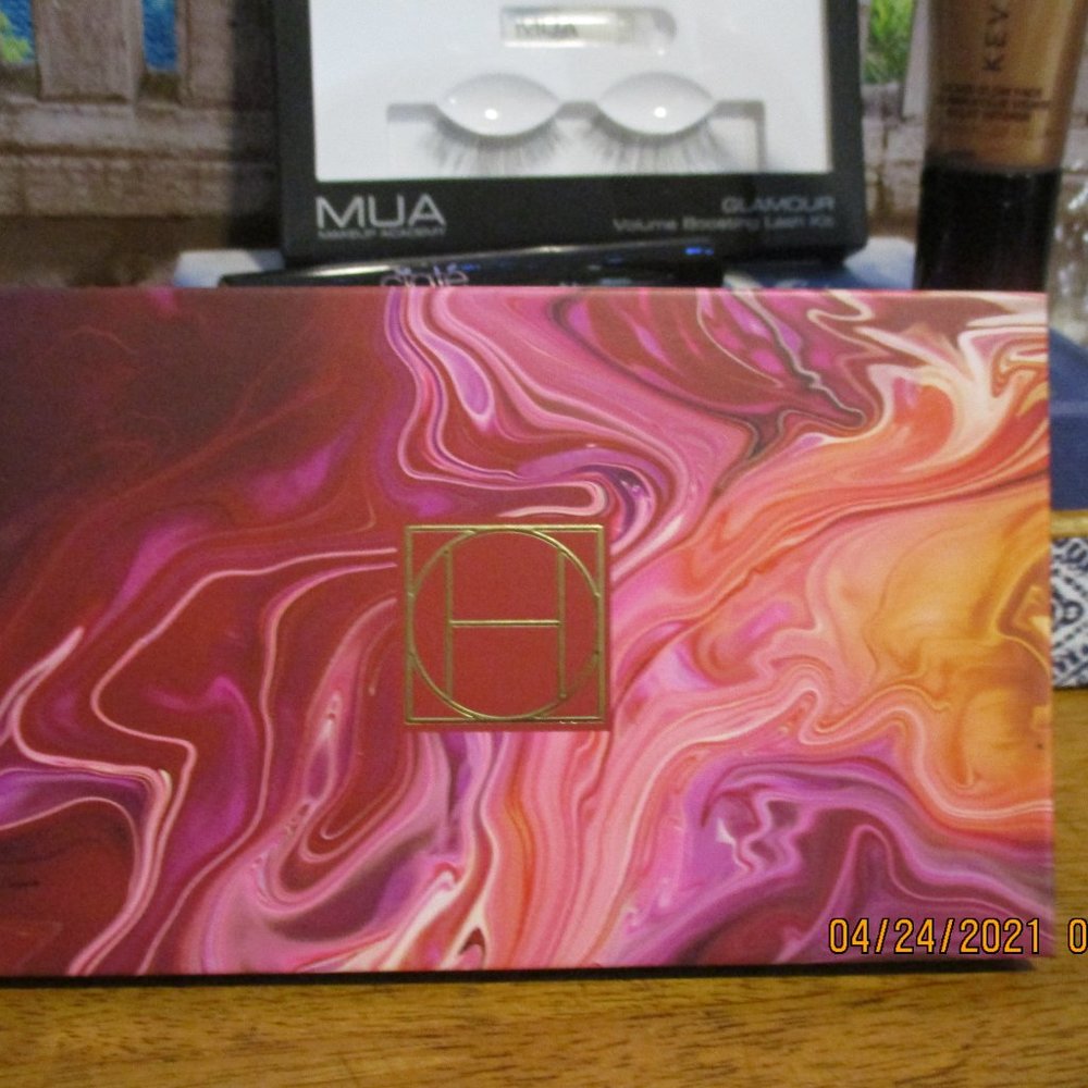 Makeup Set (Assorted Brands) - Picture 8 of 11